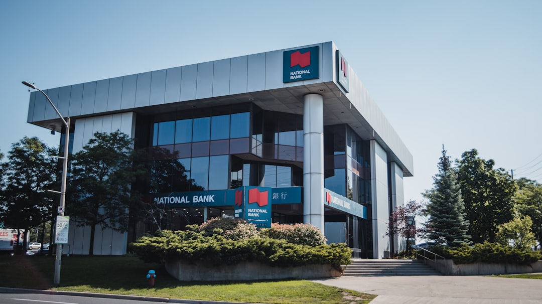 découvrez nos solutions d'assurance sur mesure pour protéger ce qui compte le plus pour vous. profitez de notre expertise et de nos conseils pour choisir la couverture adaptée à vos besoins et assurerez votre tranquillité d'esprit.