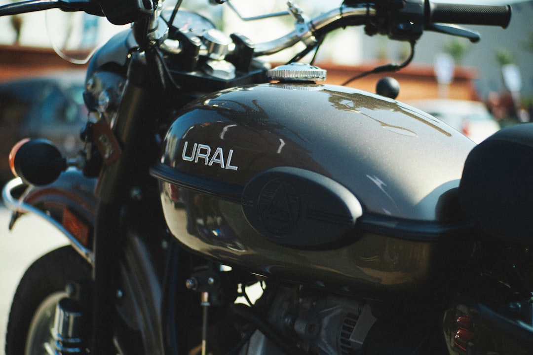 découvrez l'univers passionnant des motos : des conseils pour choisir votre machine, des astuces d'entretien, et les meilleures destinations pour les passionnés de balades à deux roues.