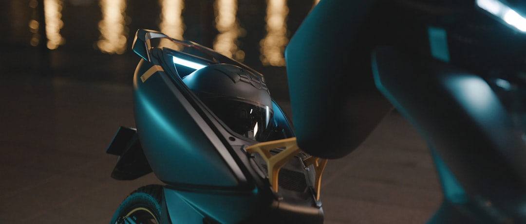 découvrez notre sélection de trottinettes électriques, alliant performance, confort et respect de l'environnement. idéales pour vos trajets quotidiens, nos trottinettes vous offrent une mobilité pratique et rapide en milieu urbain.