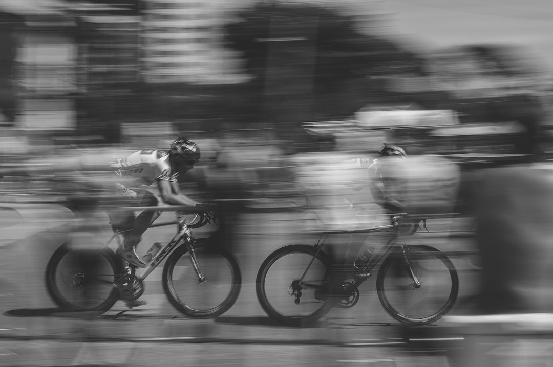 découvrez le monde du cyclisme, une passion qui combine sport, nature et aventure. que vous soyez débutant ou cycliste aguerri, explorez des conseils, des itinéraires, des équipements et des événements liés au vélo pour vivre des expériences inoubliables sur deux roues.