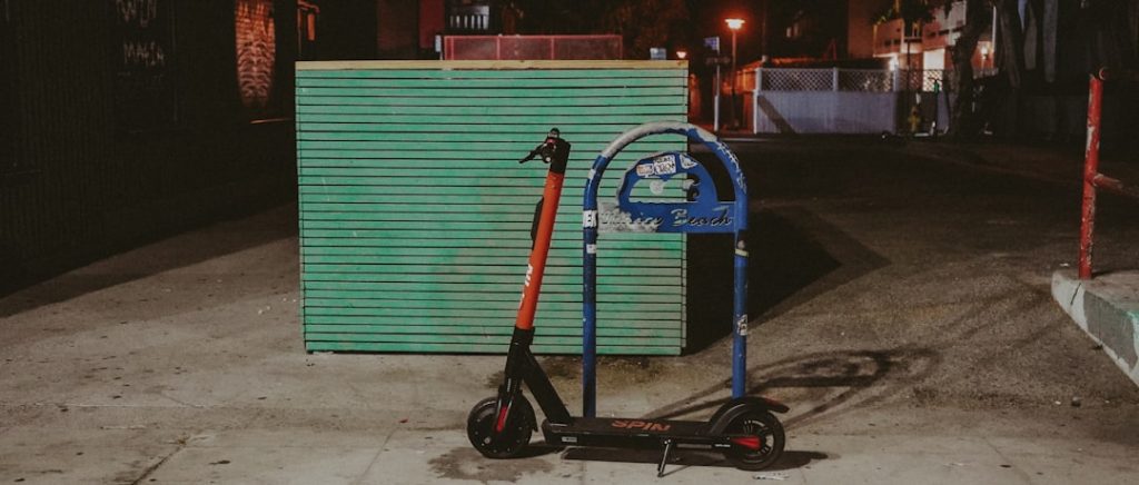comparez les assurances pour scooters et trouvez la meilleure offre qui répond à vos besoins. profitez d'une couverture adaptée à votre budget et à votre style de conduite, tout en bénéficiant des conseils d'experts. faites le choix éclairé pour assurer votre scooter en toute sérénité.
