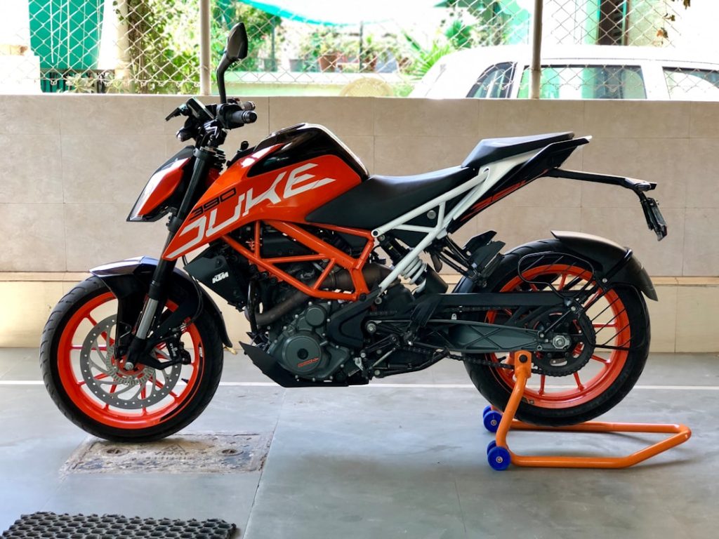 découvrez l'univers fascinant des motos ! que vous soyez passionné de conduite, d'innovation technique ou de culture moto, notre site vous offre des conseils, des comparatifs et des actualités pour tous les amateurs de deux-roues. rejoignez la communauté des motards et profitez de l'aventure sur route.