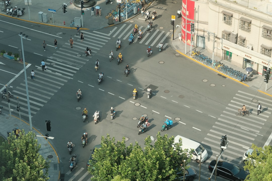 découvrez l'univers passionnant des motos électriques : performances silencieuses, éco-responsabilité et innovation technologique. profitez d'une conduite sans émissions tout en explorant la liberté sur deux roues.