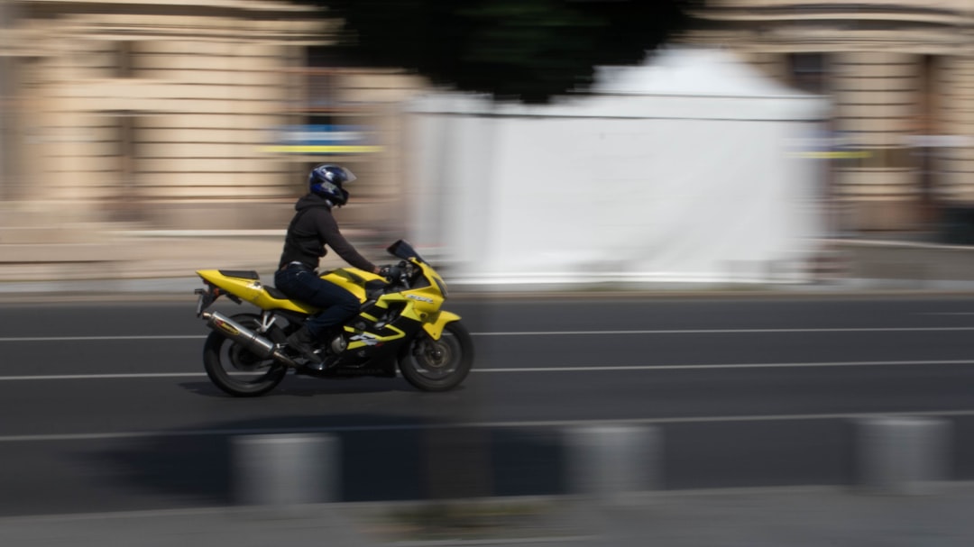 découvrez la honda v3, une moto alliant performance et style. idéale pour les passionnés de vitesse et de confort, la honda v3 offre une expérience de conduite inégalée grâce à son design innovant et ses caractéristiques techniques avancées. que vous soyez un pilote novice ou expérimenté, explorez les fonctionnalités qui distinguent ce modèle sur la route.