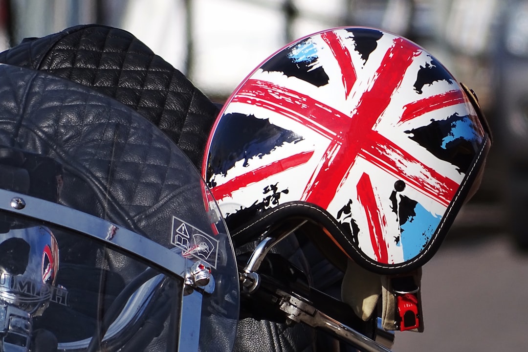 découvrez nos conseils essentiels pour assurer votre sécurité à moto. apprenez les meilleures pratiques, équipements de protection et astuces pour rouler en toute sécurité. ne laissez rien au hasard sur la route ; votre sécurité est notre priorité.