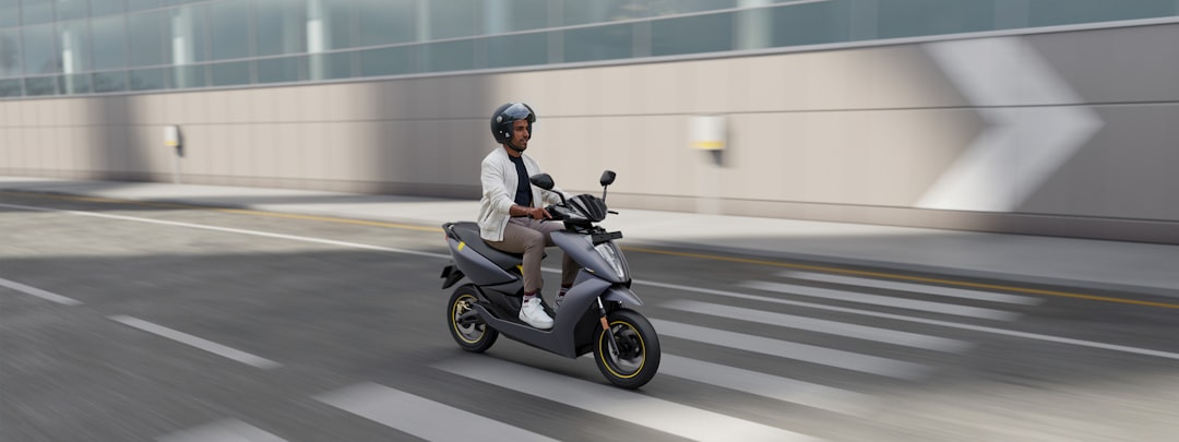 découvrez la révolution des motos électriques : performance, durabilité et respect de l'environnement. explorez notre sélection de motos électriques alliant technologie avancée et design moderne pour une conduite sans émissions.