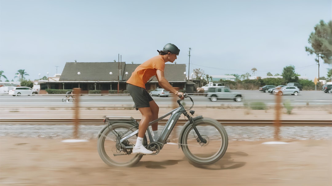 découvrez notre sélection de vélos électriques performants, alliant confort et écologie. profitez de balades en toute simplicité grâce à une assistance électrique innovante. idéal pour vos trajets quotidiens ou vos aventures en plein air !