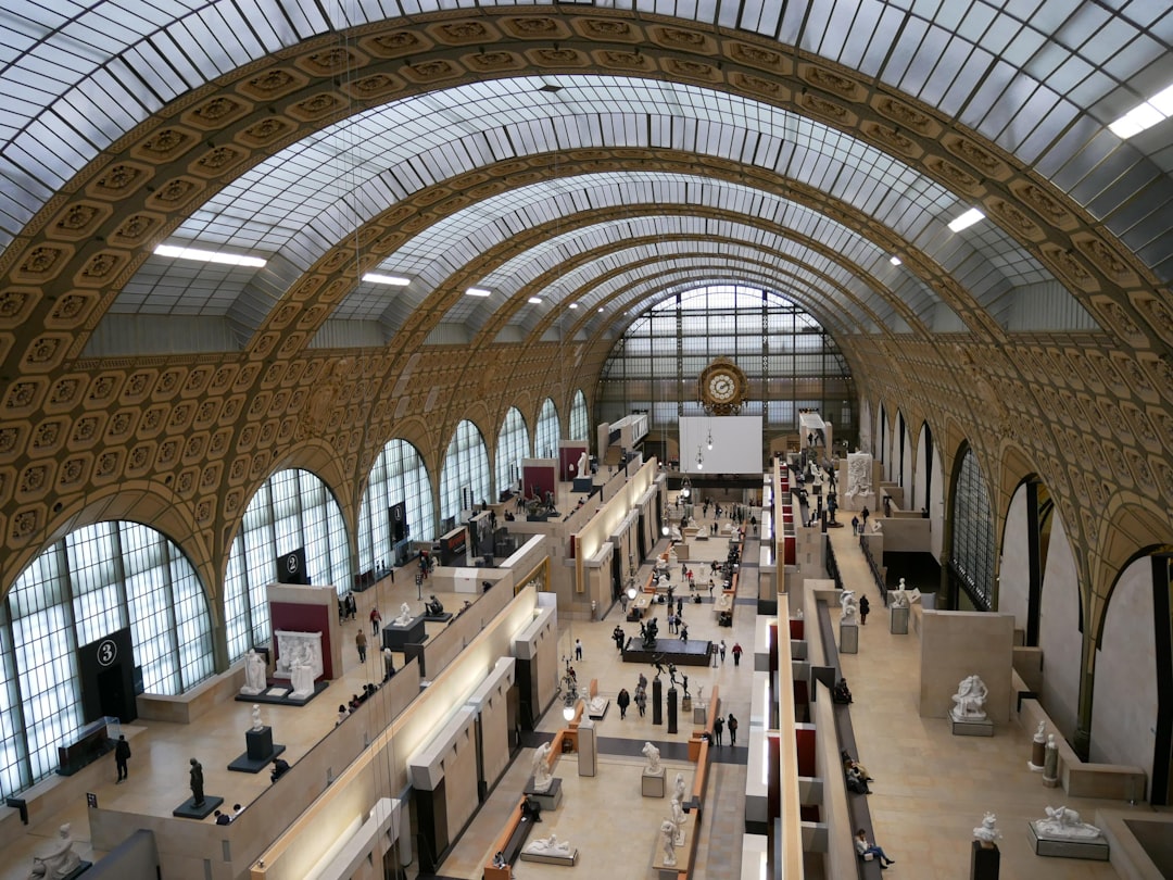 découvrez l'univers fascinant d'orsay, où l'art et la culture s'entrelacent au cœur d'un ancien musée ferroviaire. explorez des chefs-d'œuvre impressionnistes et post-impressionnistes dans un cadre enchanteur qui vous plonge dans l'histoire artistique de la france.