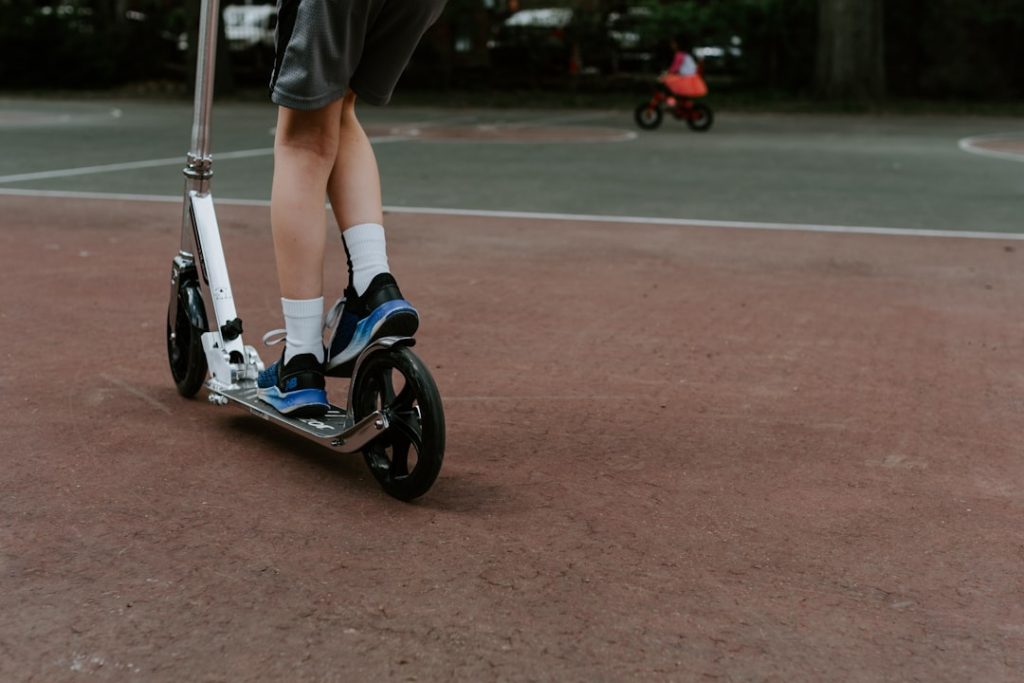 assurez votre scooter en toute sérénité avec notre assurance dédiée qui offre une couverture adaptée à vos besoins. profitez de tarifs compétitifs et d'une protection efficace contre les accidents, le vol et les dommages. roulez en toute confiance !