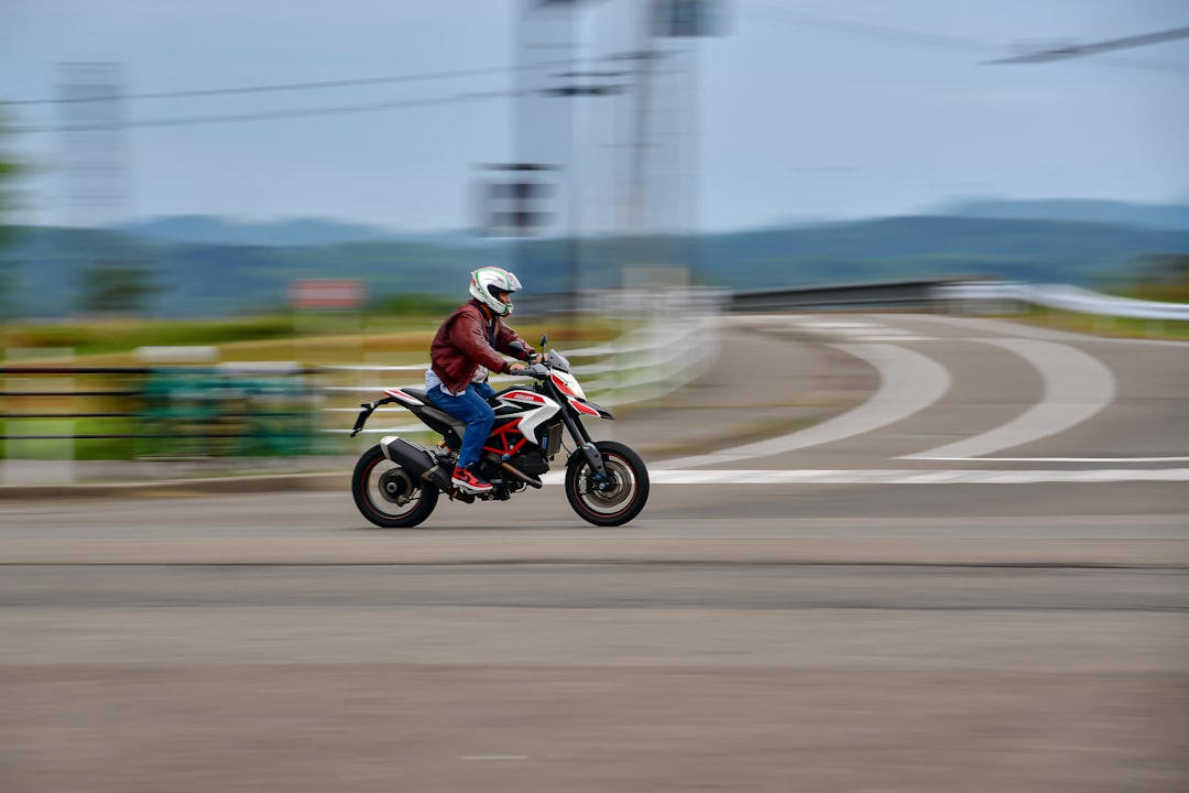 découvrez notre assurance pour petits cyclistes, offrant une protection adaptée aux besoins spécifiques des jeunes et novices. protégez vos trajets et roulez l'esprit tranquille avec des garanties sur mesure.