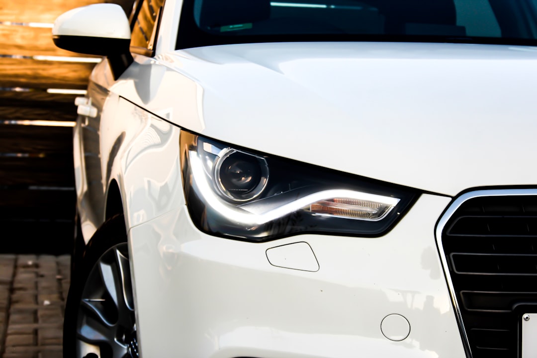 découvrez comment les augmentations d'assurance automobile peuvent impacter votre budget et nos conseils pour faire face à ces changements. restez informé pour économiser sur vos primes d'assurance.