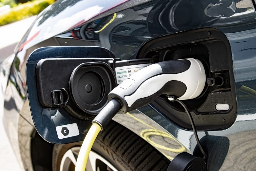 découvrez notre gamme de câbles de recharge pour motos électriques, conçus pour une compatibilité optimale et une recharge rapide. garantissez la performance de votre moto tout en contribuant à un déplacement durable.