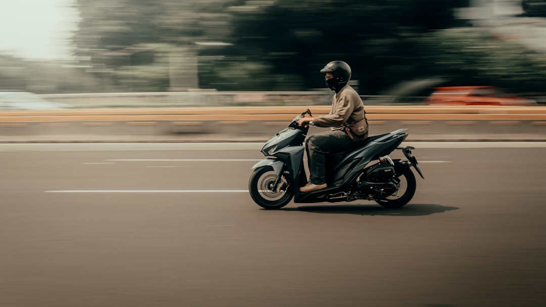 découvrez notre comparateur d'assurances pour motos, vous permettant de trouver la meilleure couverture adaptée à vos besoins. protégez votre deux-roues tout en réalisant des économies grâce à nos conseils et offres exclusives.