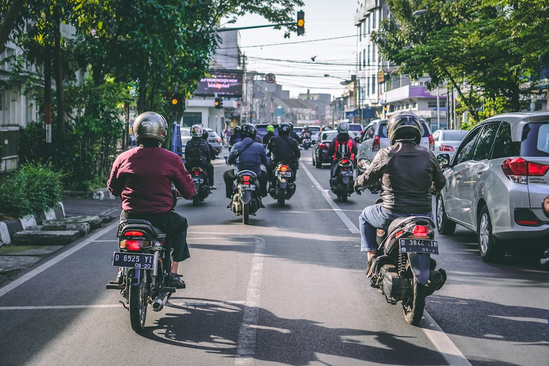 découvrez notre rapport complet sur le marché de la moto, qui analyse les tendances, les opportunités de croissance et les défis du secteur. obtenez des informations précieuses sur les comportements des consommateurs, les innovations technologiques et les prévisions de vente pour rester compétitif dans ce marché dynamique.