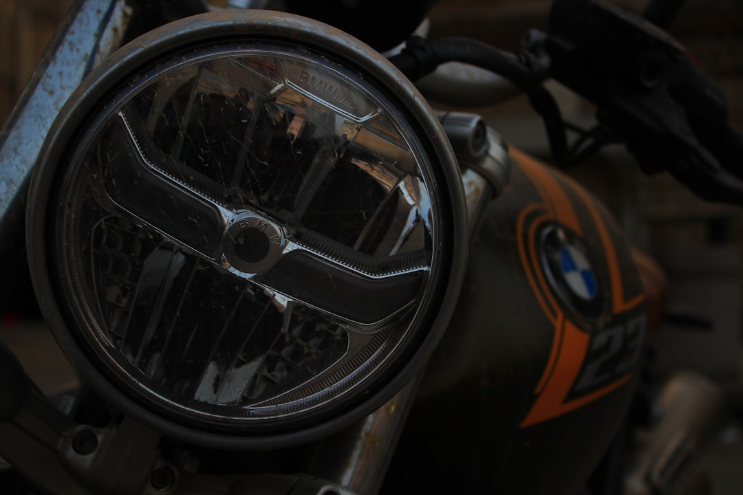 découvrez l'univers fascinant des motos : modèles, conseils d'achat, entretien, et passion des deux-roues. plongez dans notre guide complet pour les amateurs et les novices.