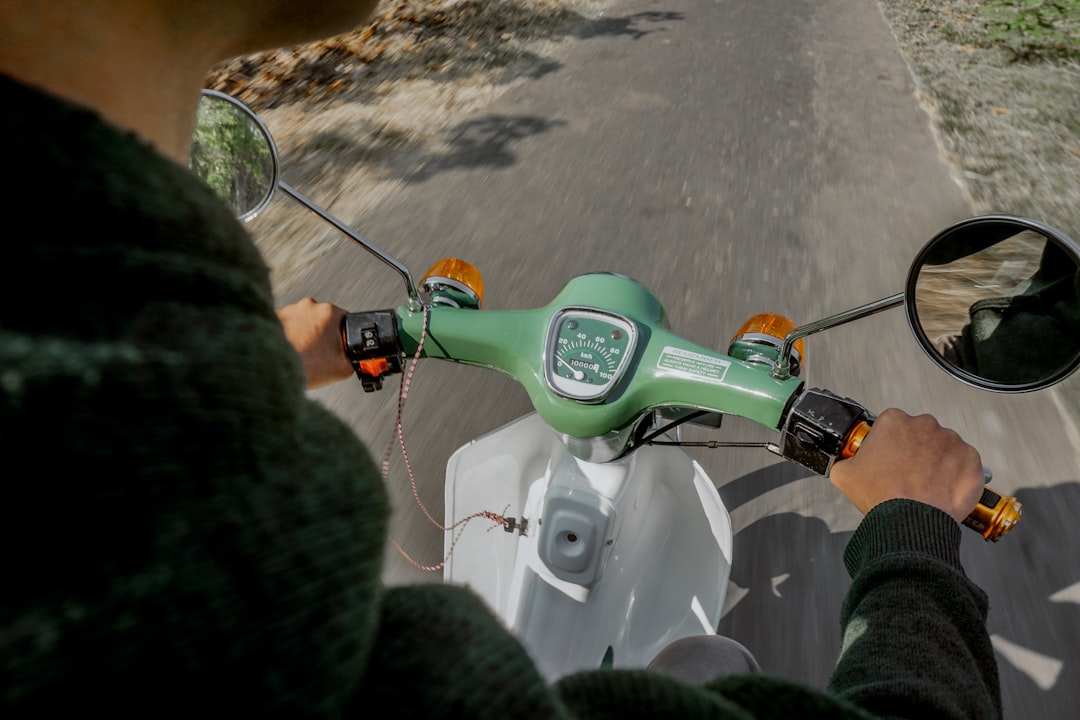 découvrez notre service d'inspection de scooters, garantissant sécurité et performance. faites vérifier votre deux-roues par des professionnels qualifiés pour une conduite sereine et en toute confiance.