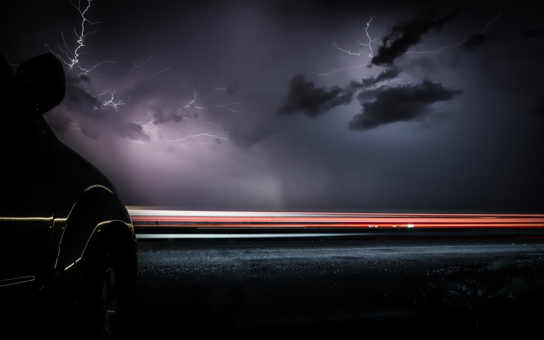 découvrez les facteurs influençant le coût de l'assurance auto et comparez les offres pour économiser sur votre prime tout en protégeant votre véhicule.